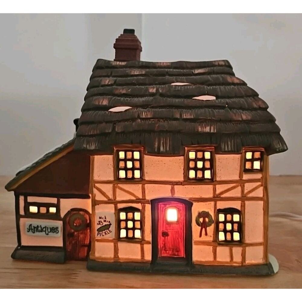 Dept 56 Dickens Village Series "Mr & Mrs Pickle" #5824-6 w/Box & Cord